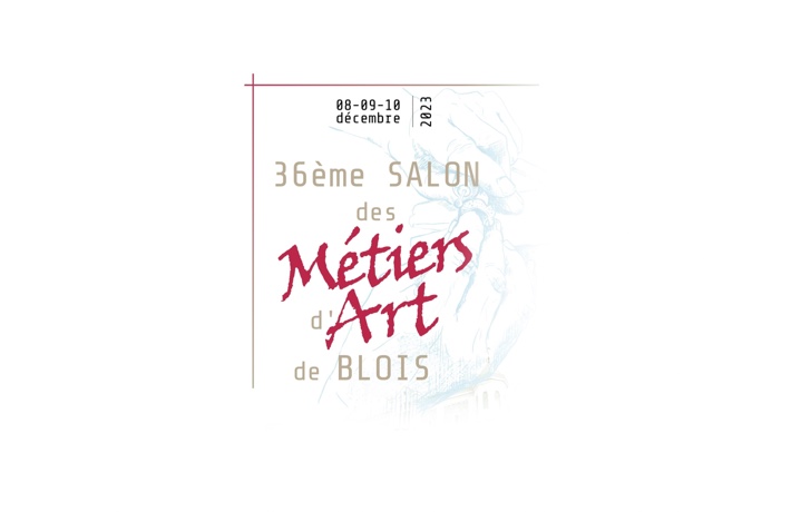 Affiche du 36e salon des métiers d’arts de Blois, du 8 au 10 décembre 2023. En arrière-plan, la Halle aux grains et une personne taillant une bague.